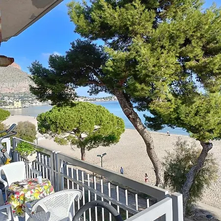 홈스테이 La Perla Sul Mare *